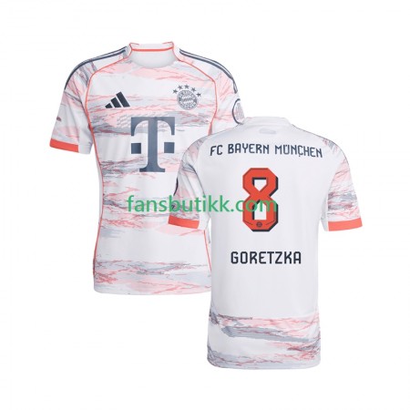 Fotballdrakt Bayern München Leon Goretzka 8 Bortetrøye 2025-2026 Kortermet